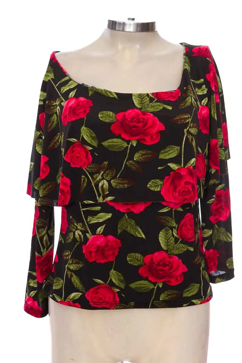 BLUSA COLOR NEGRO  CLOSEANDO