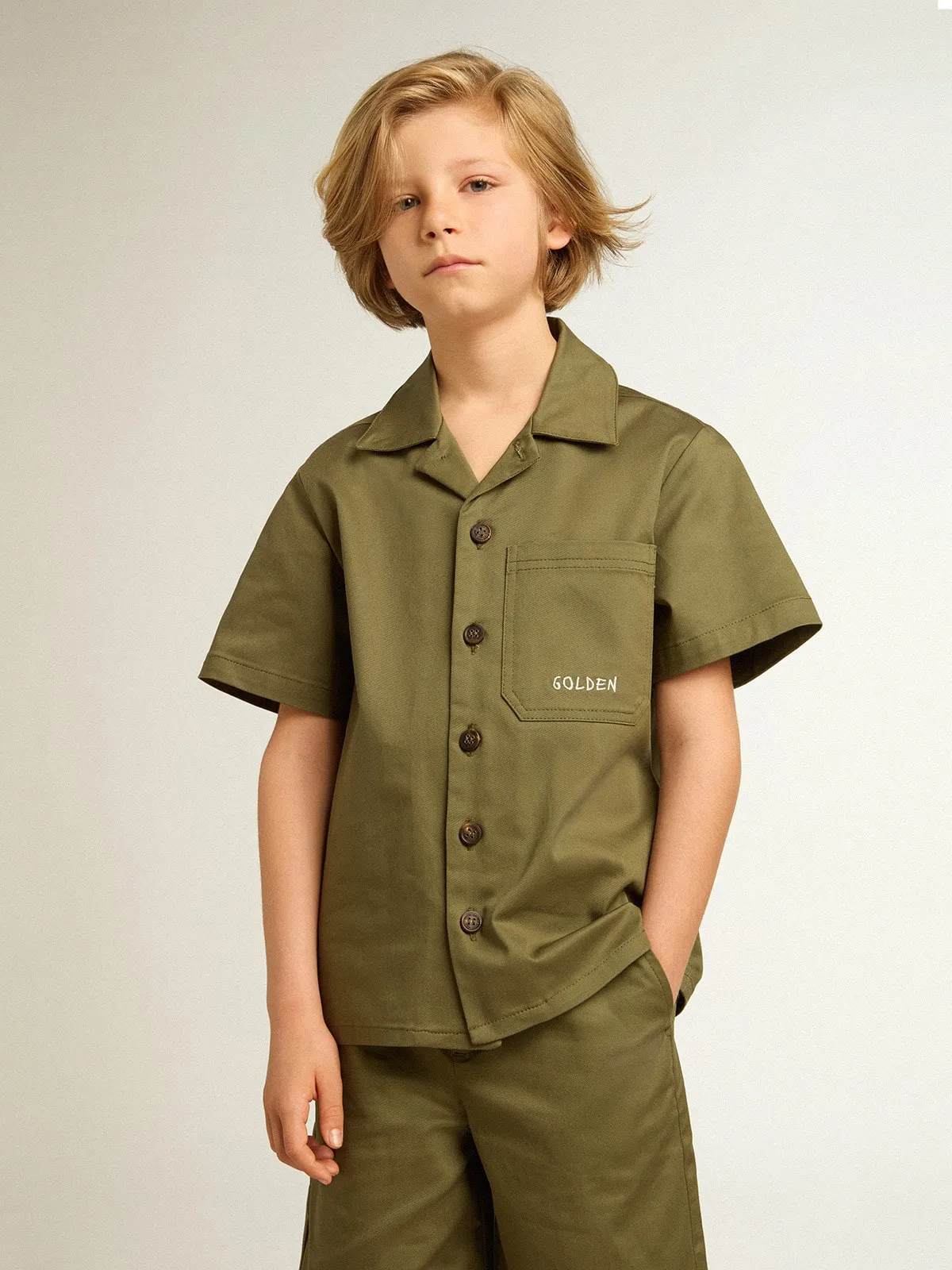 Camisa color verde militar de niño