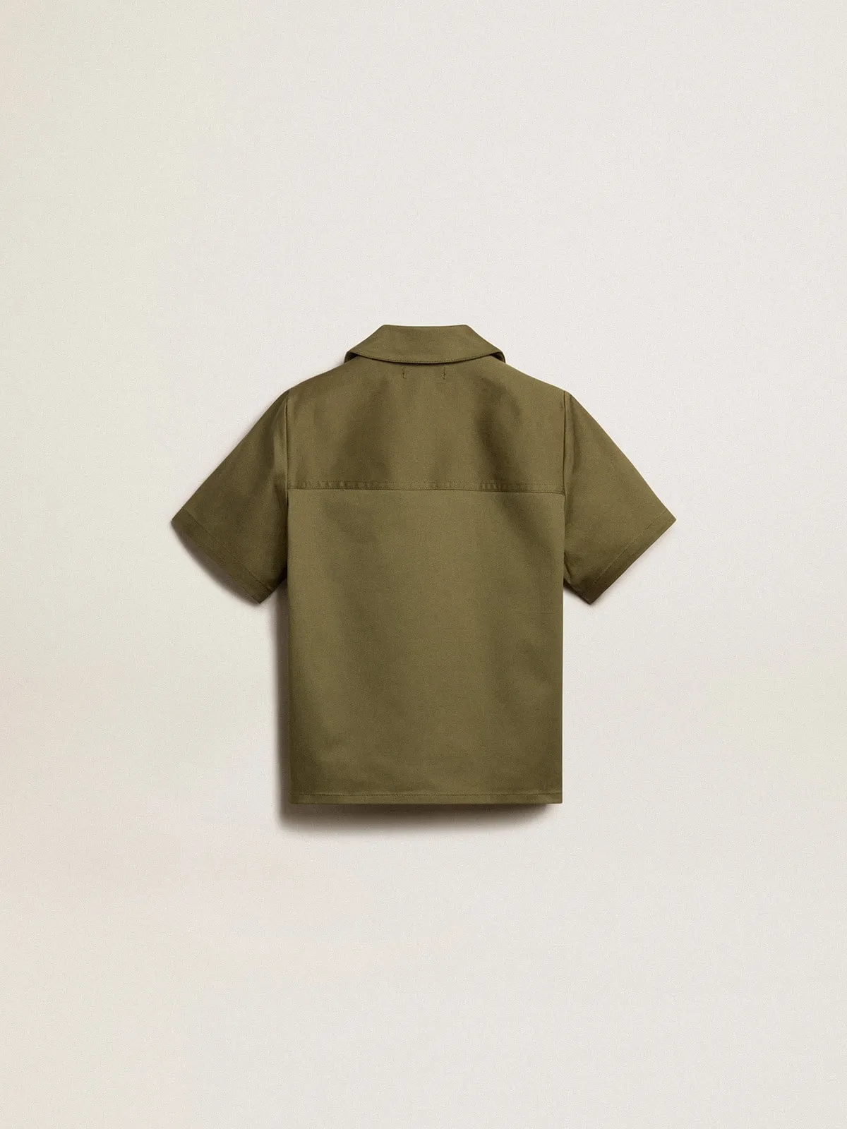Camisa color verde militar de niño