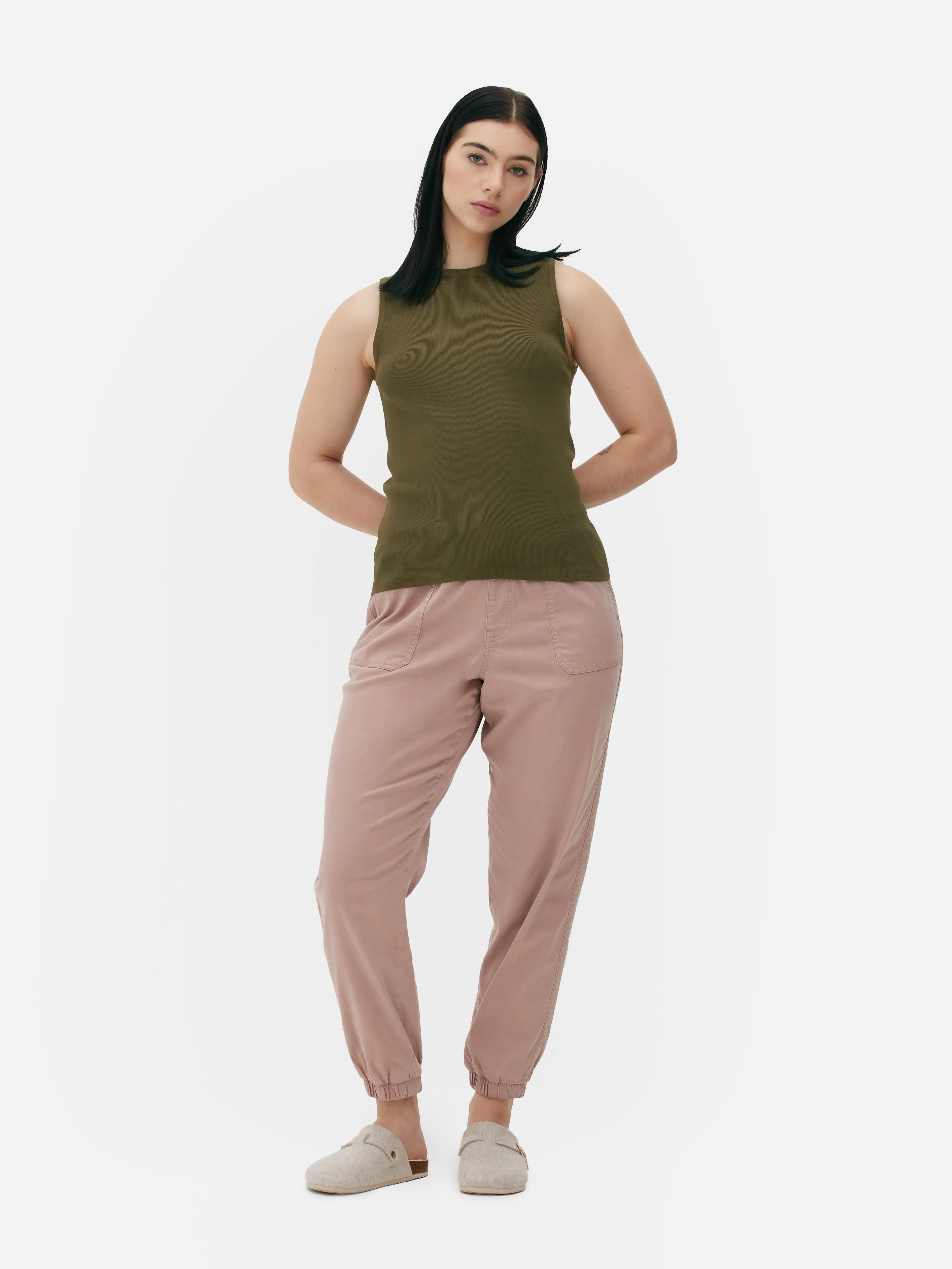 Camiseta con espalda nadadora en contraste