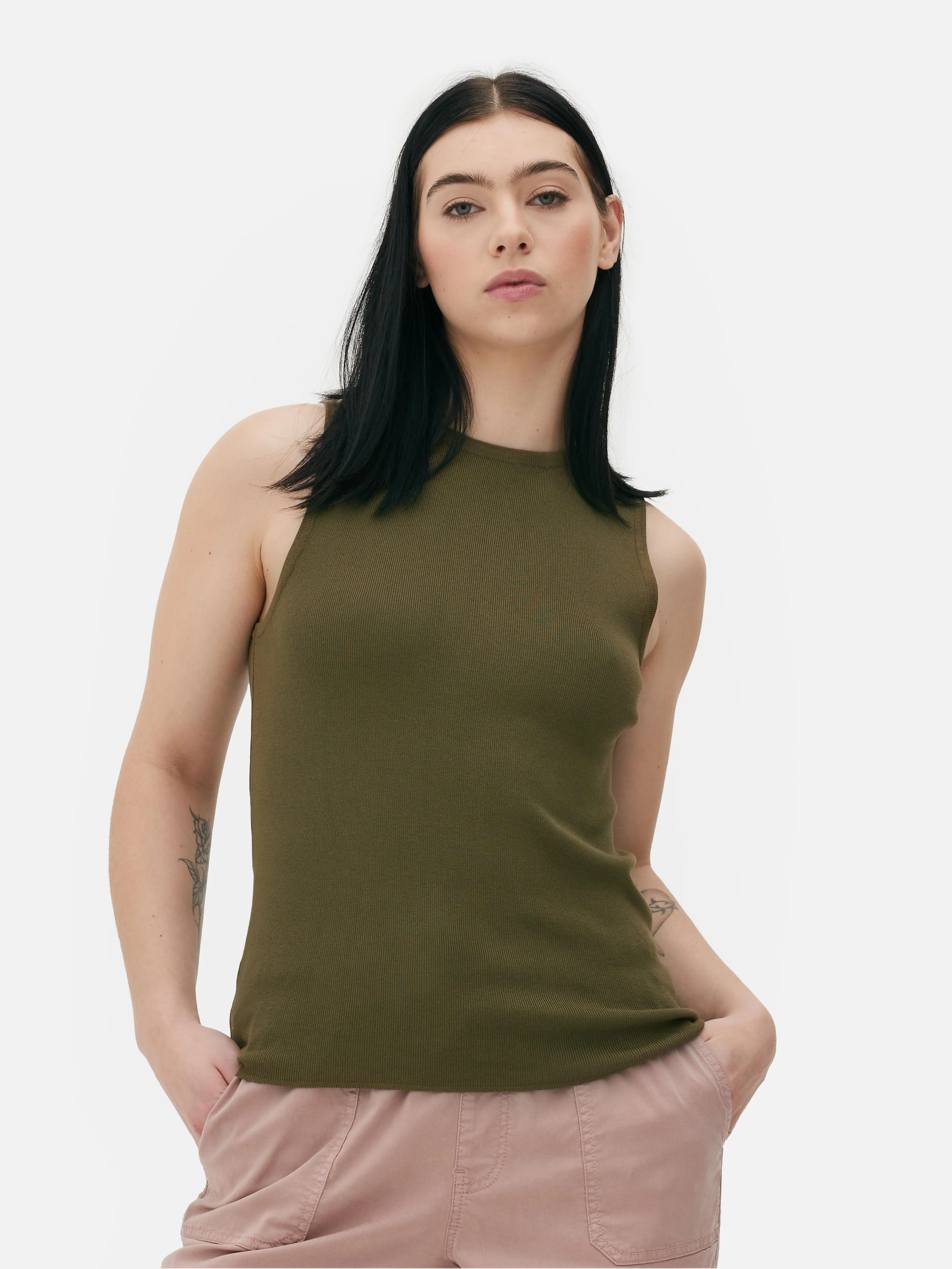 Camiseta con espalda nadadora en contraste