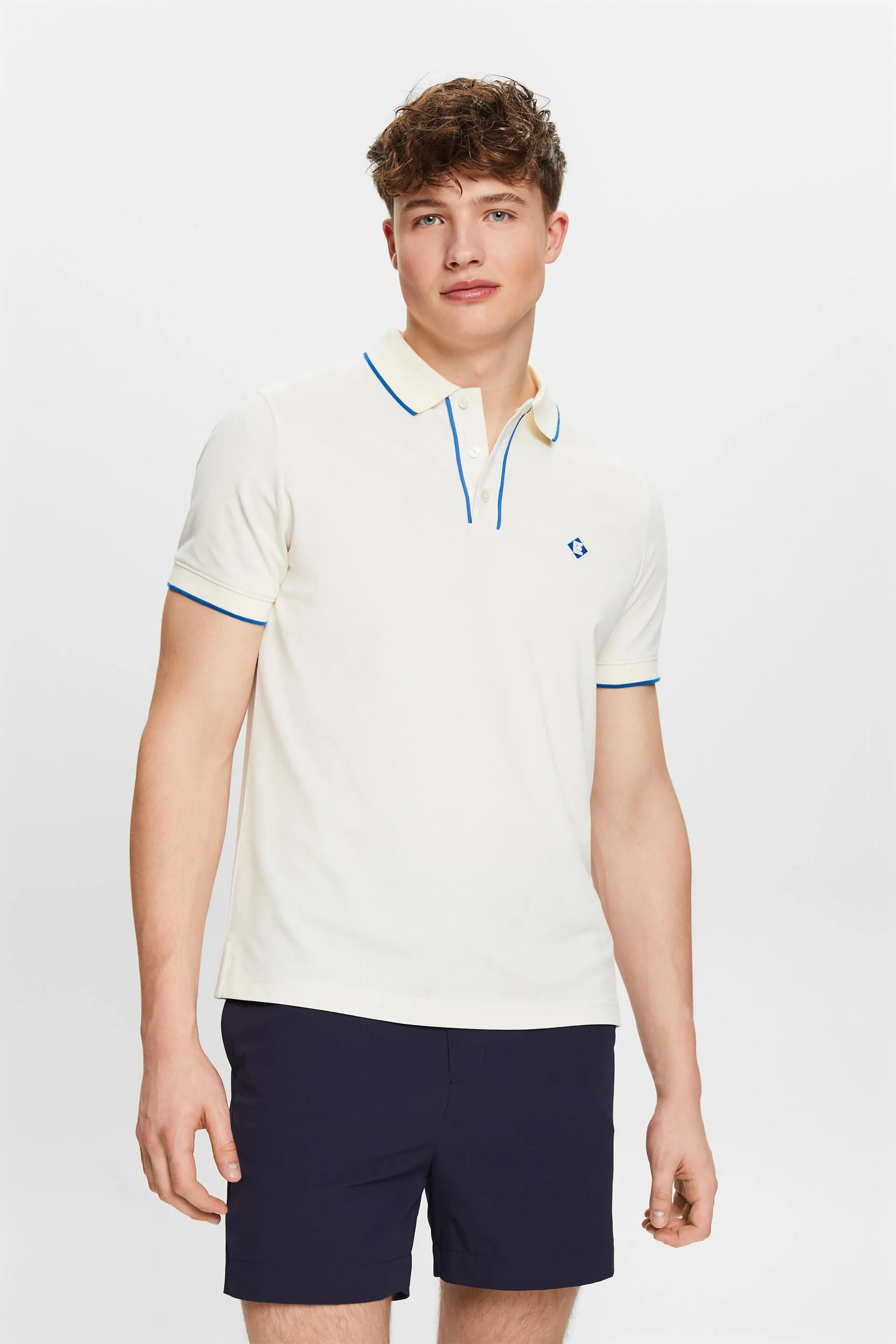 Camiseta de logotipo estilo polo