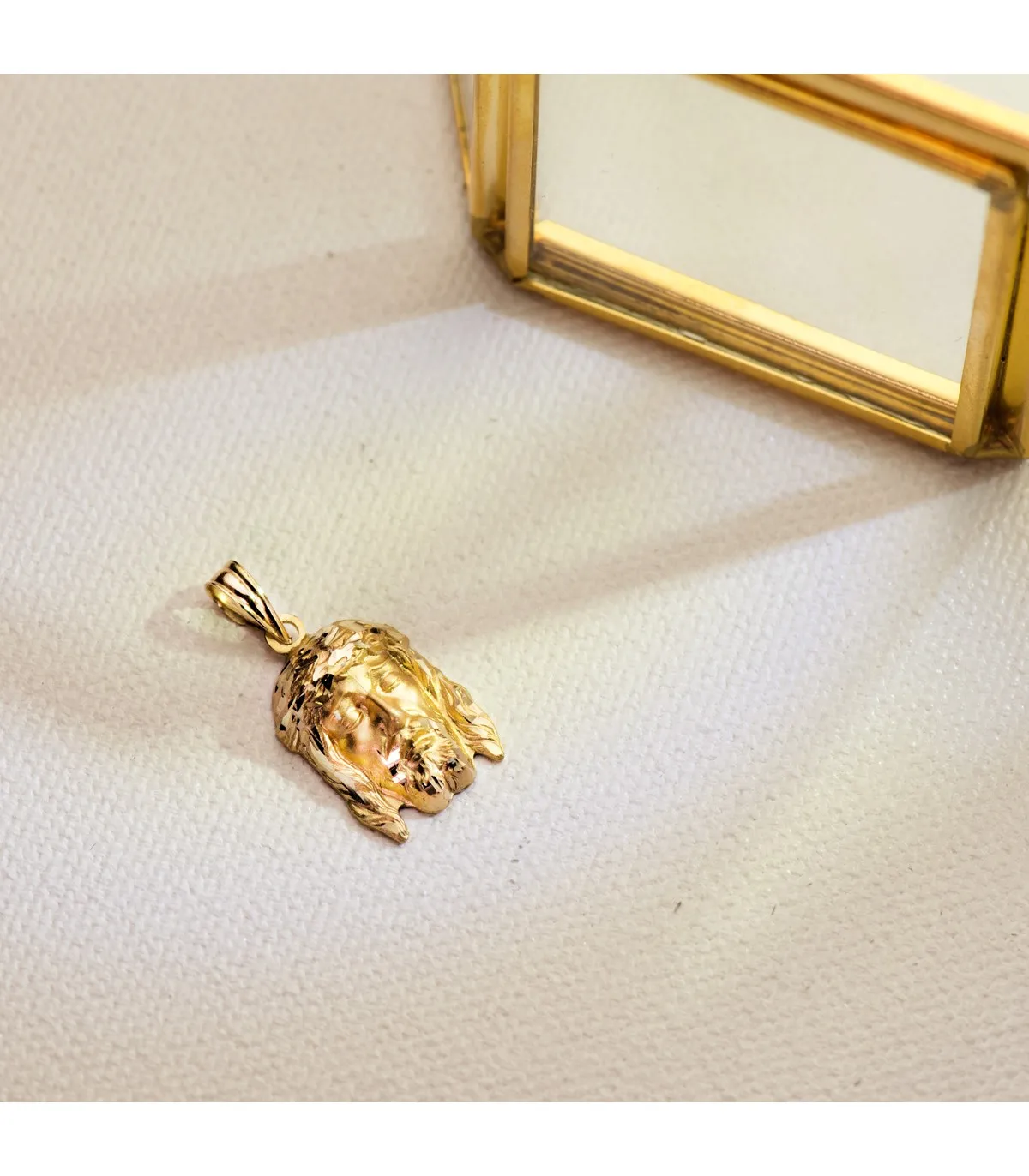 Colgante Cristo Buena Muerte Oro 18K 16mm