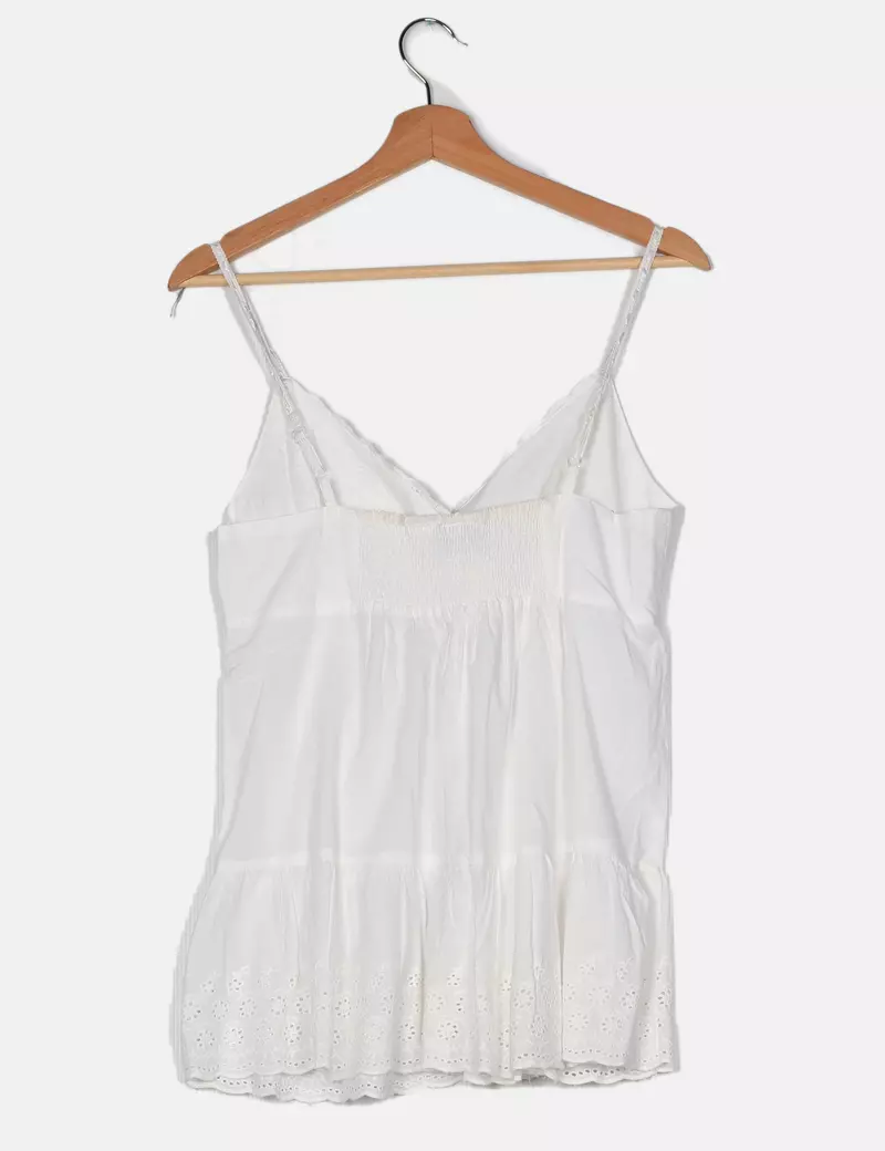 Diseño Blusa blanca detalle bordado