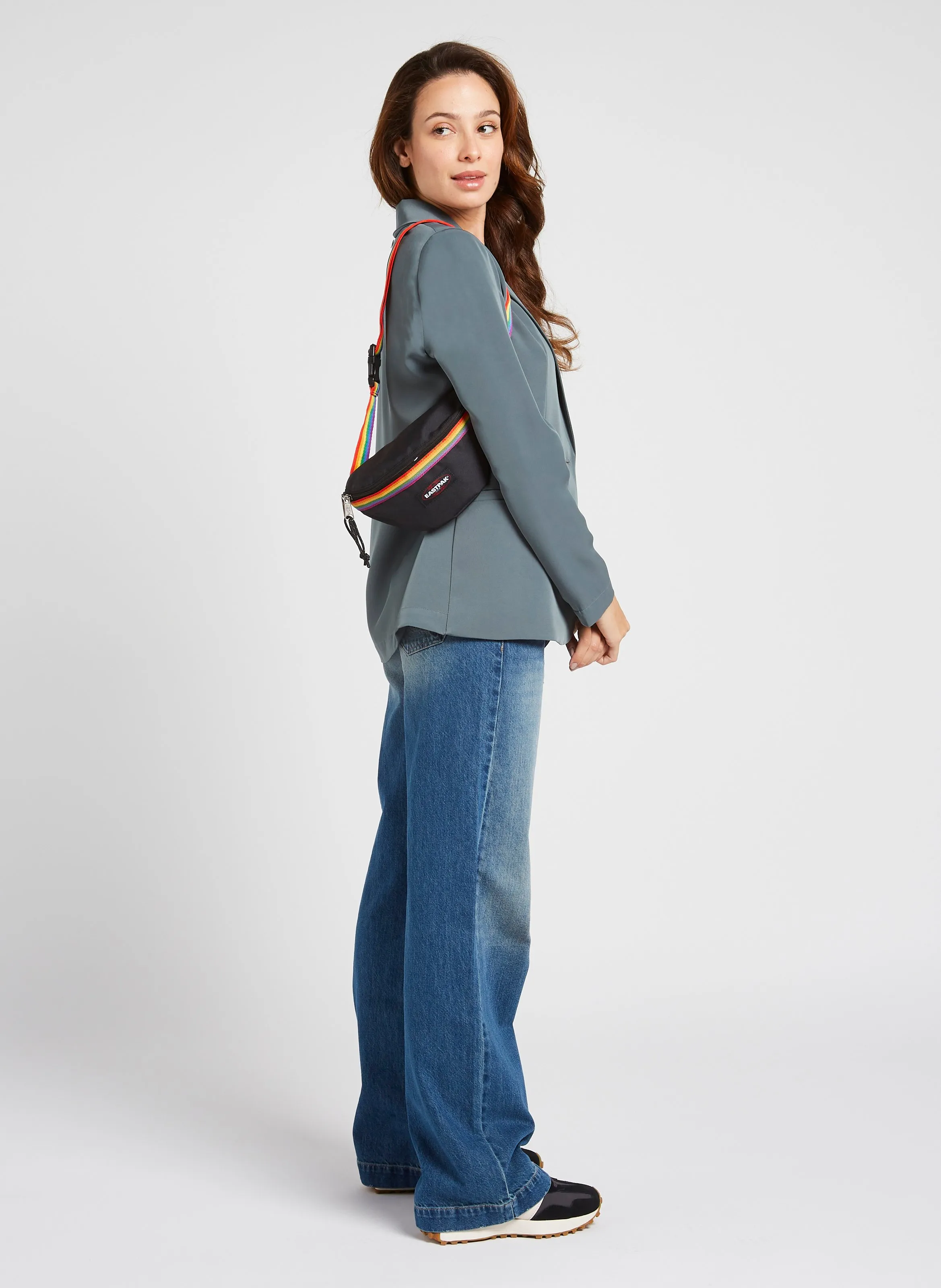 EASTPAK SPRINGER  ESTUCHE EASTPAK X THE SIMPSONS EN NEGRO