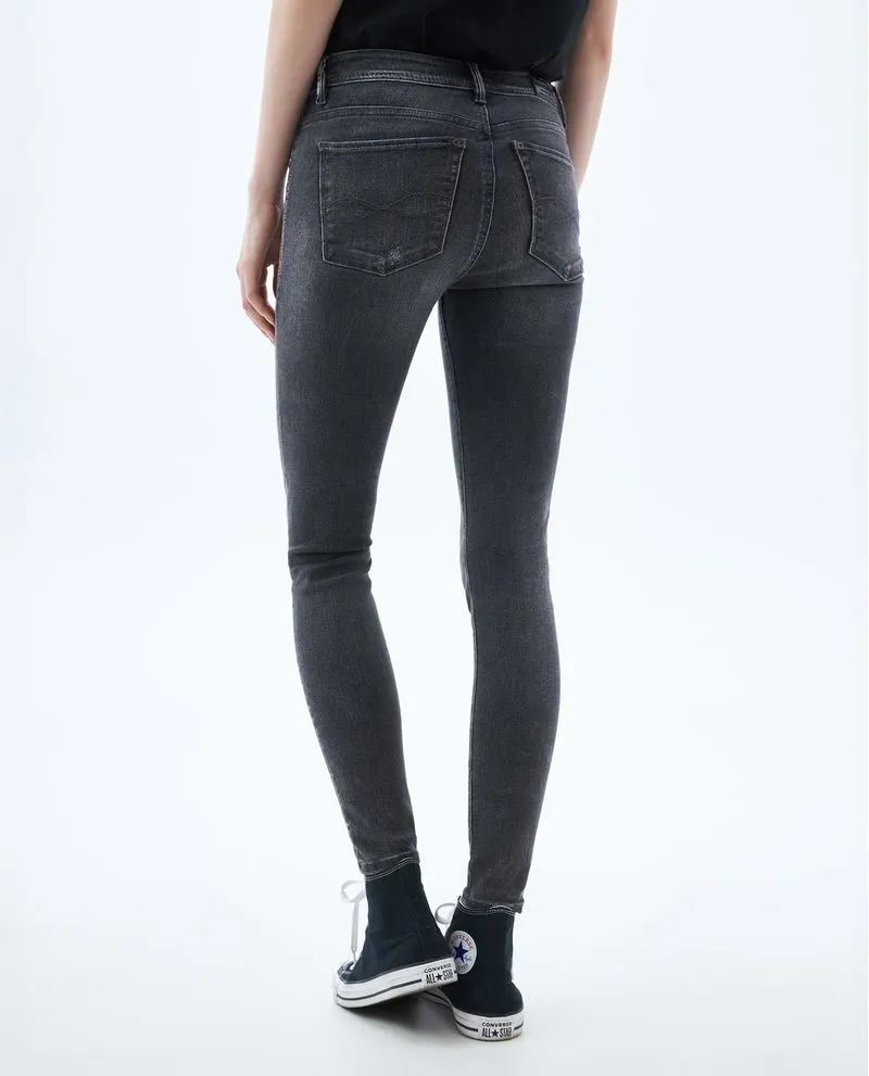 Jean Jegging tono gris para mujer