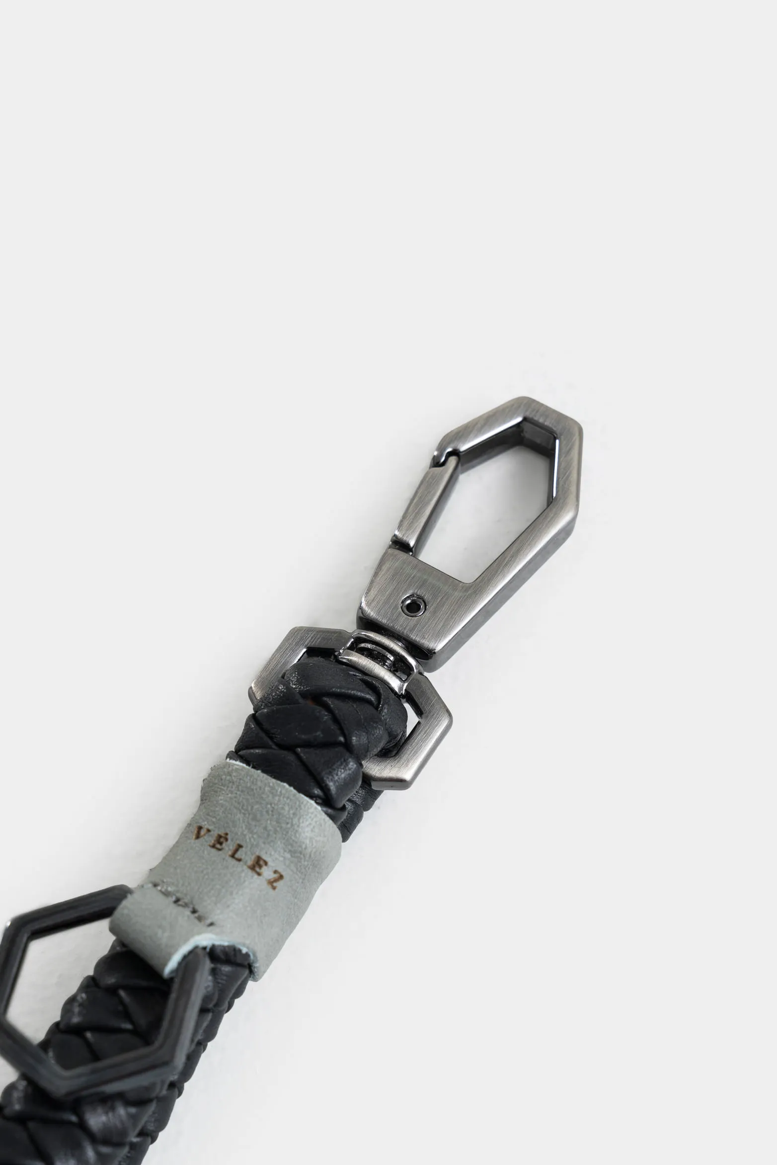 Llavero alava de cuero para hombre argollero hexágono