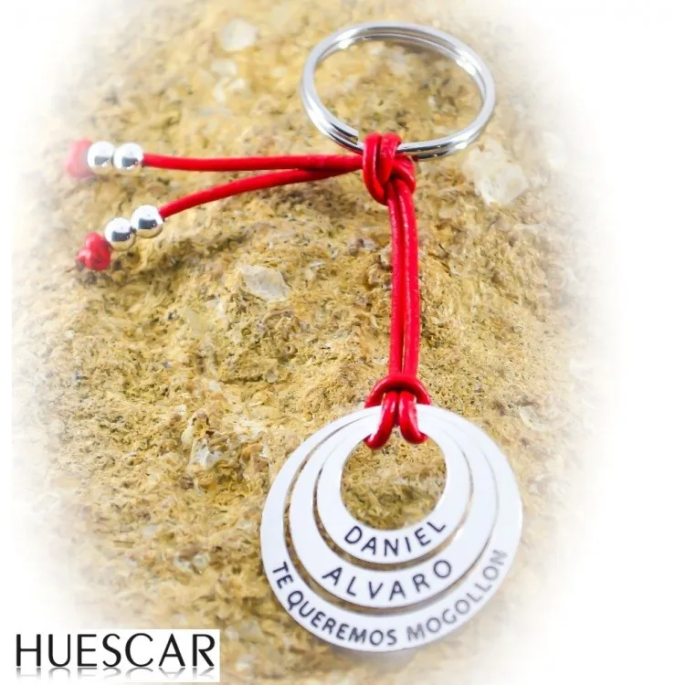 Llaveros personalizados de plata con Aros y cuero