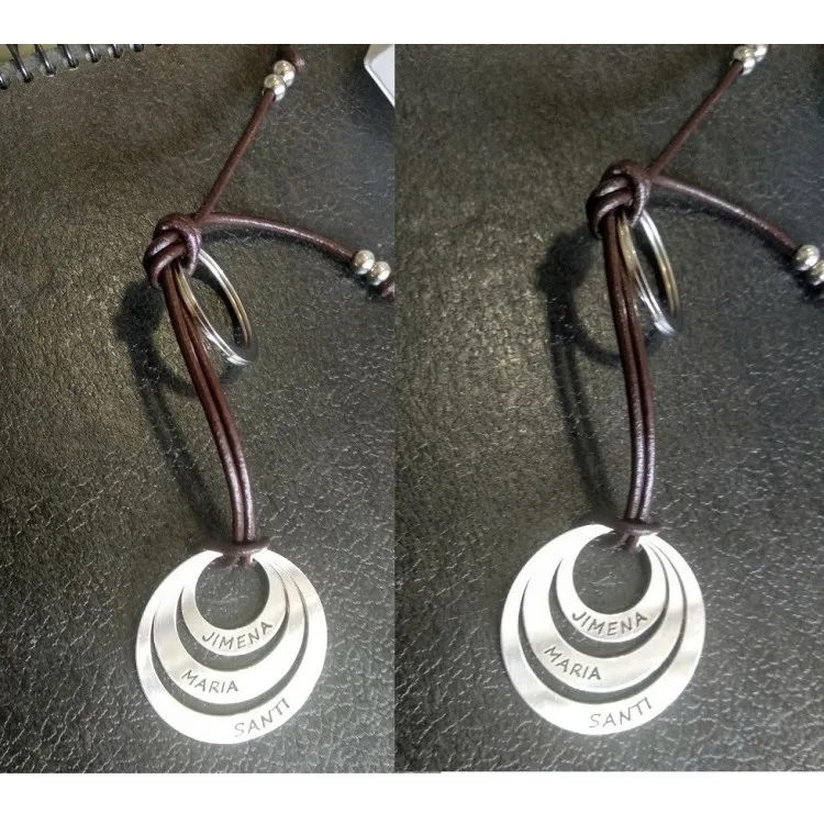 Llaveros personalizados de plata con Aros y cuero