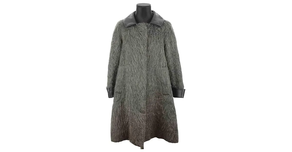 Marc Jacobs Capa Gris 