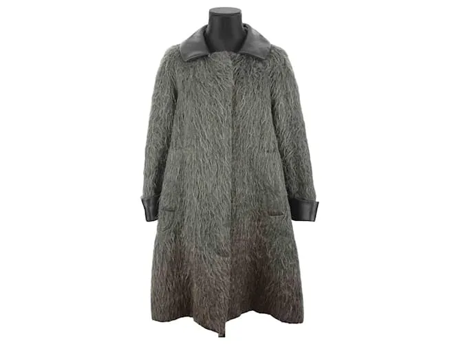 Marc Jacobs Capa Gris 