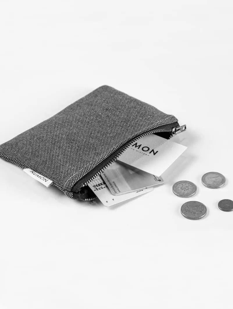 Monedero reciclado gris plata con forro de flores