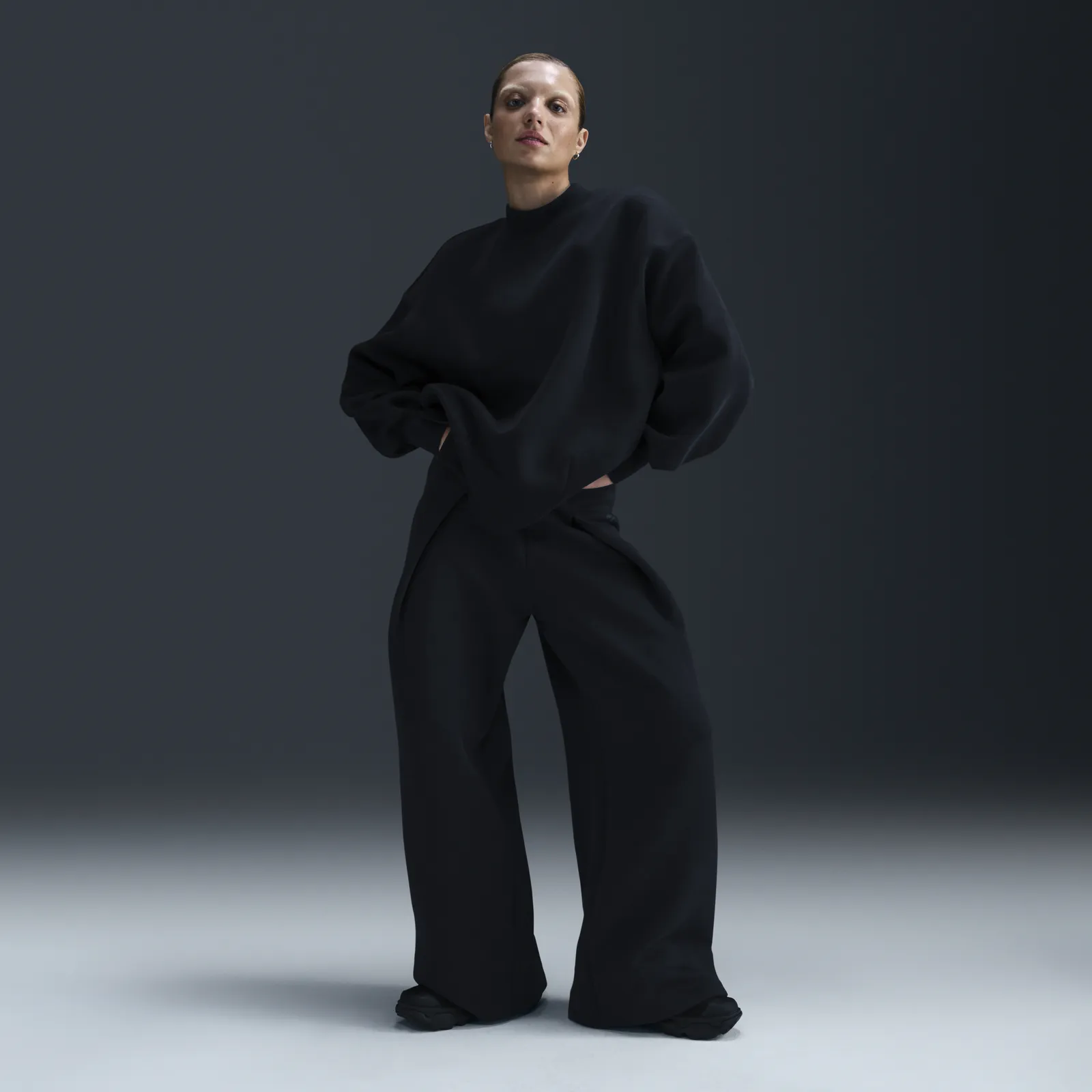 Nike Tech Fleece Oversized Crewneck Sweatshirt