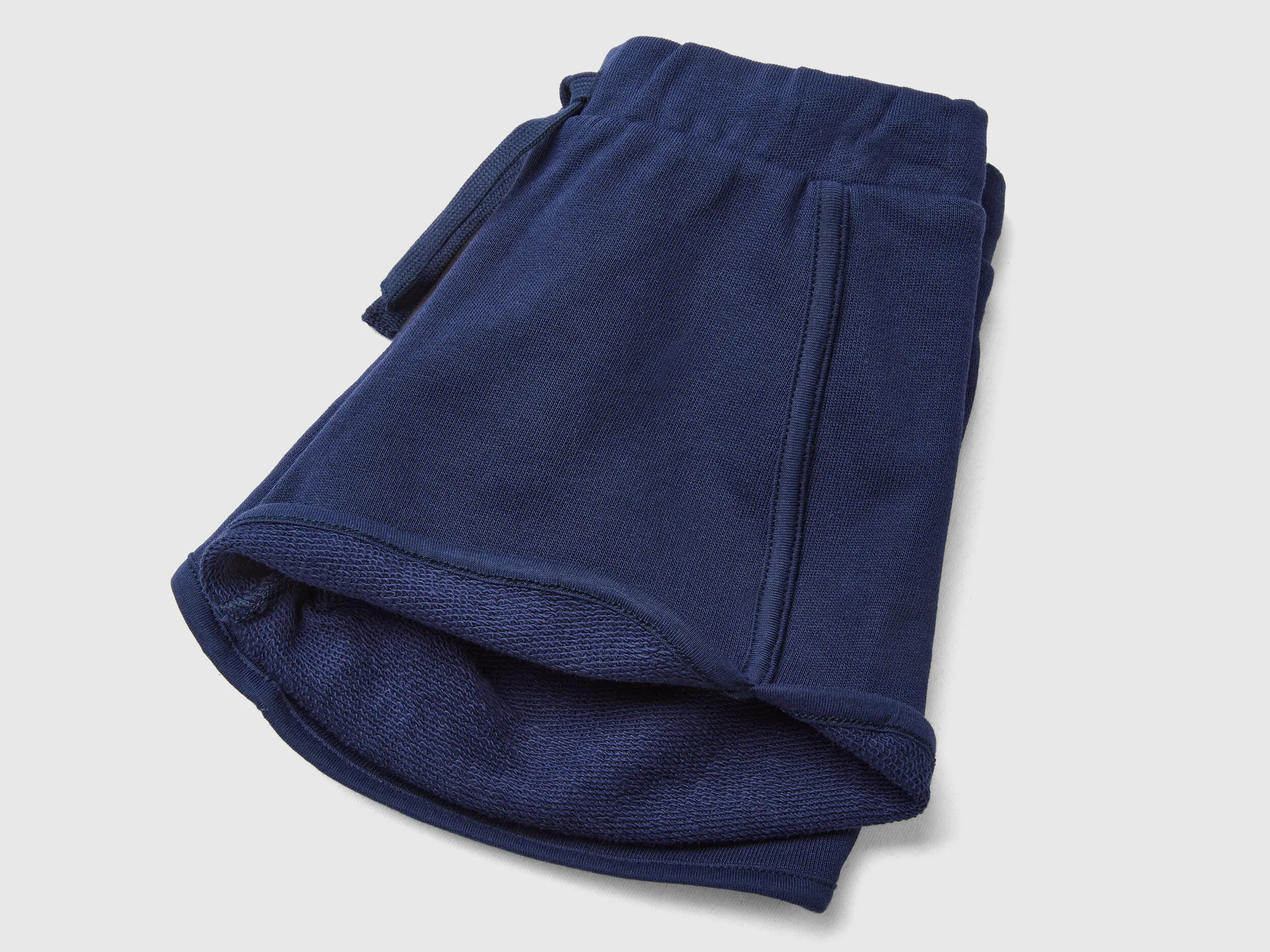 Pantalón corto de felpa de 100 % algodón orgánico