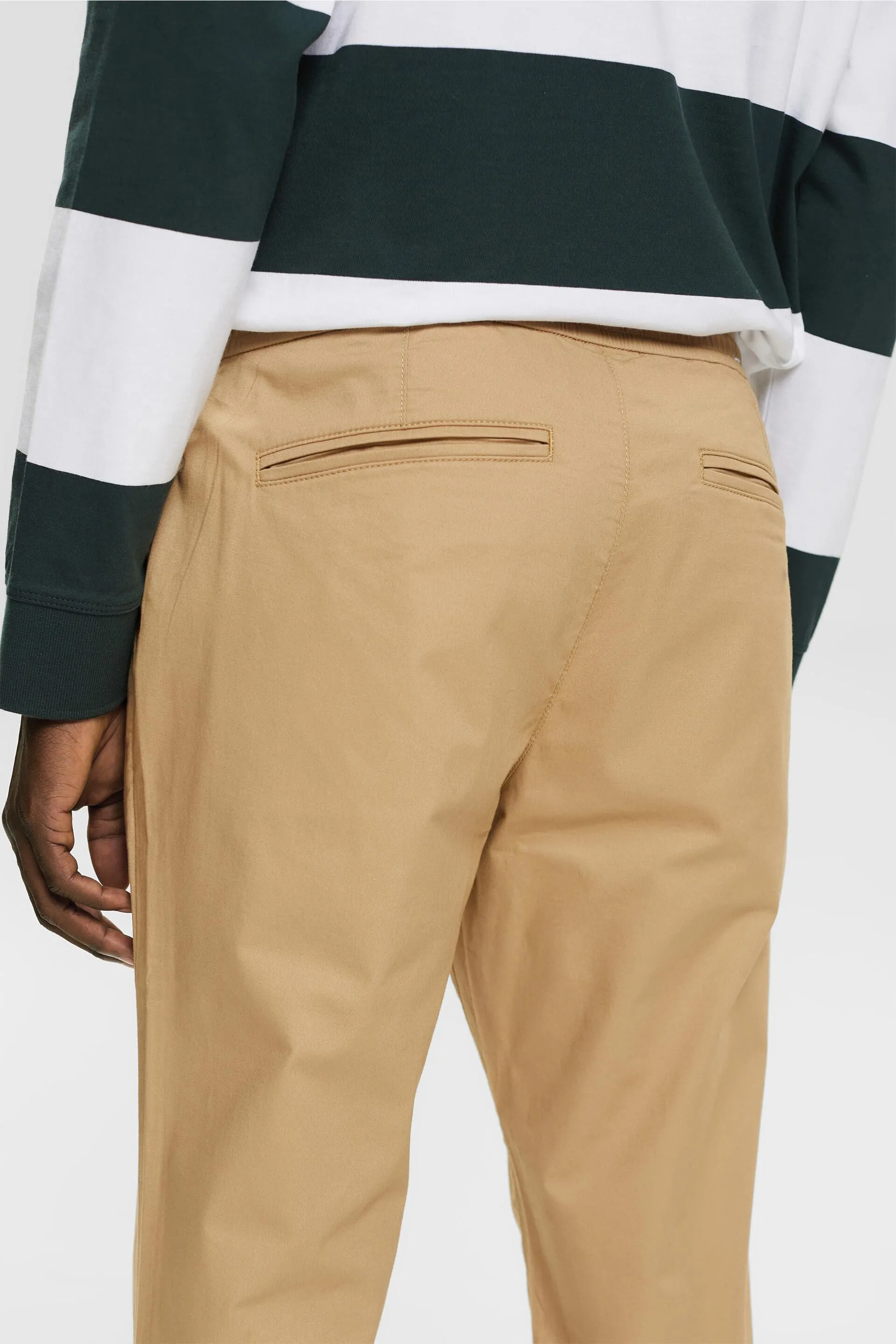 Pantalón de estilo deportivo