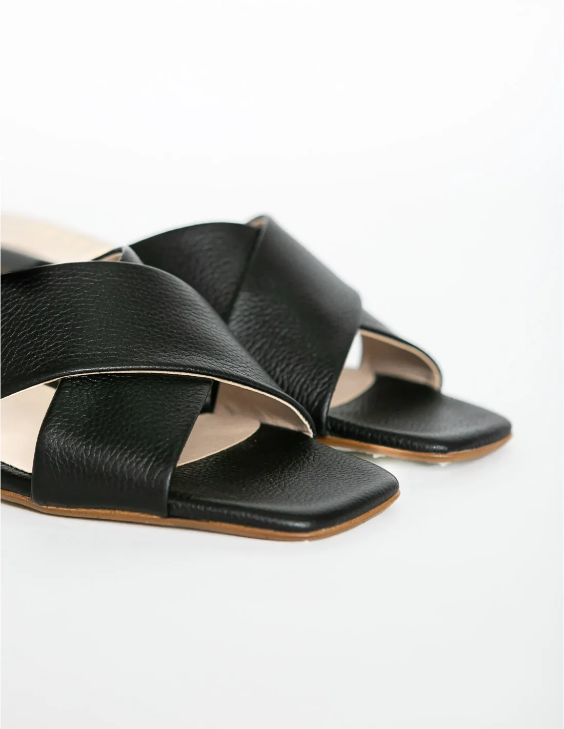 SANDALIAS TACON TIPO PALA NEGRAS GERMANA BARMINTON