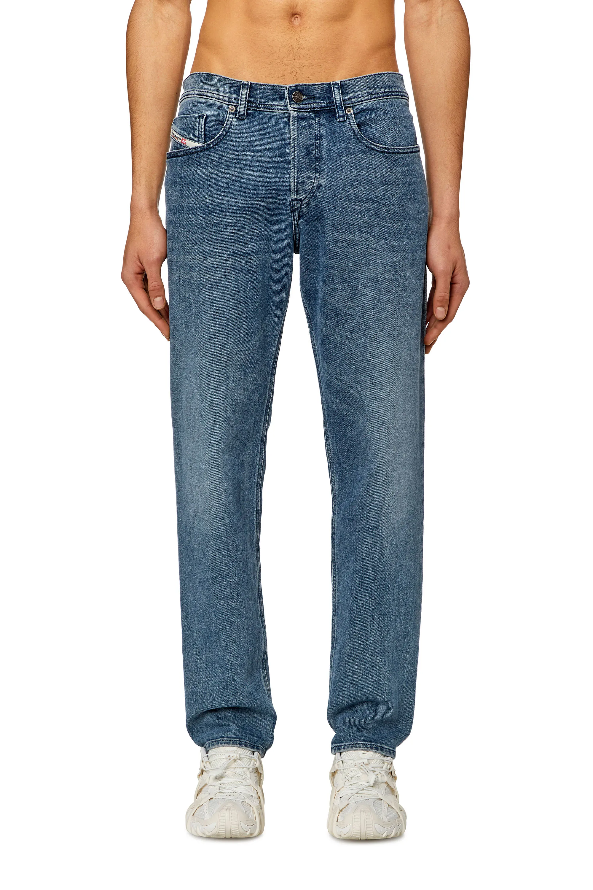 TAPERED JEANS 2023 DFINITIVE 09H30