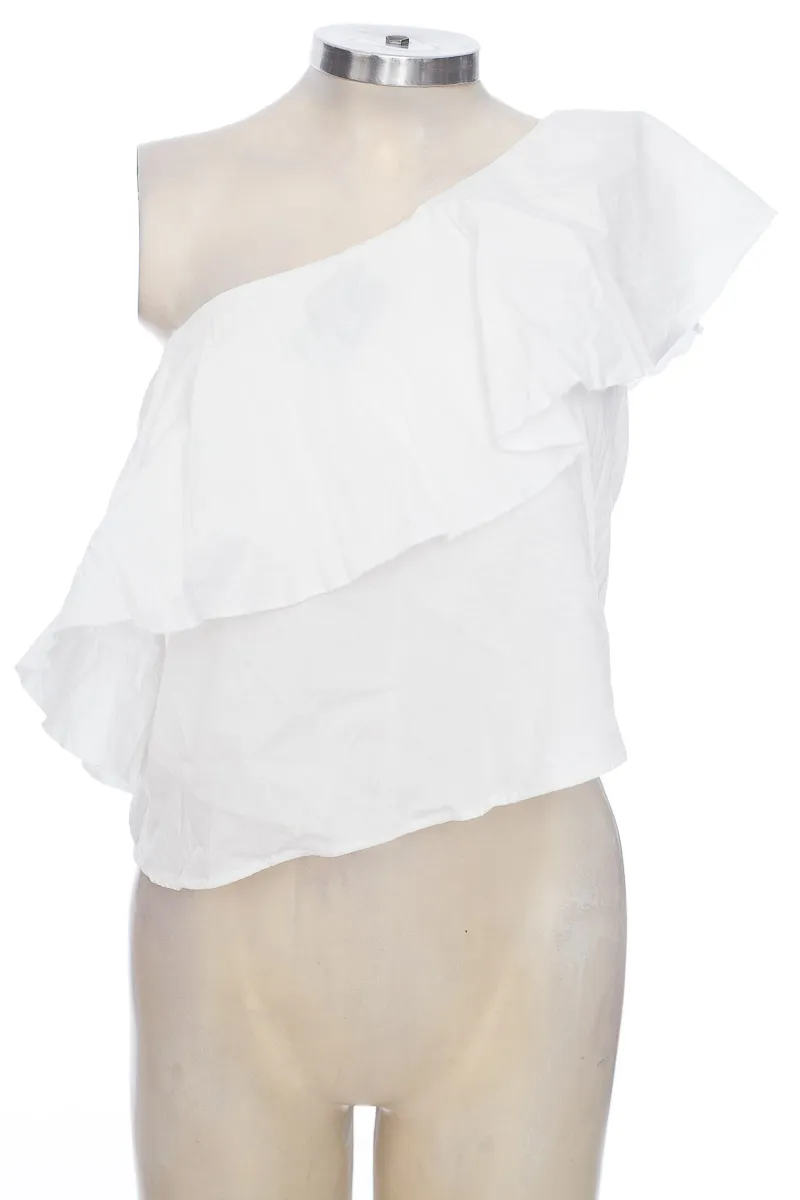 TOP / CAMISETA COLOR BLANCO  STUDIO F