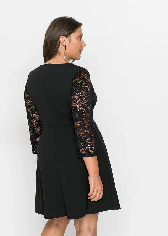 Vestido con mangas de encaje Negro