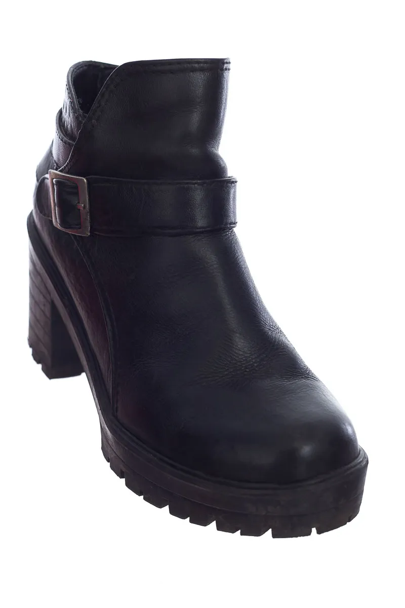 ZAPATOS COLOR NEGRO  CLOSEANDO