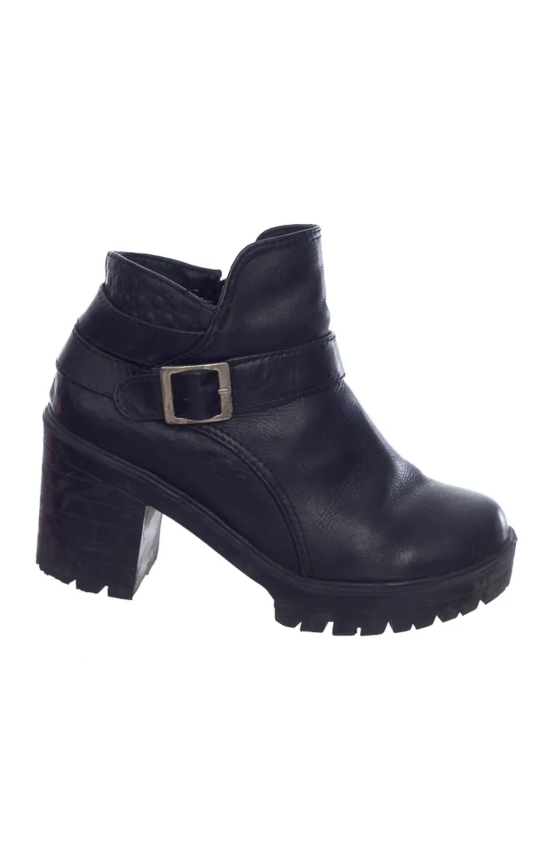 ZAPATOS COLOR NEGRO  CLOSEANDO